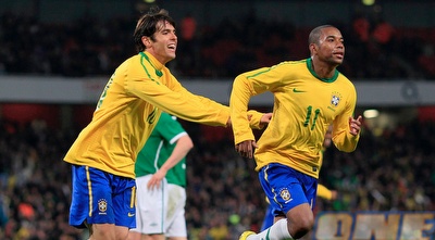 רוביניו וקאקה חוגגים (רויטרס) רוביניו וקאקה חוגגים (רויטרס)