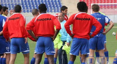 ויקו חדד בין שחקני באר שבע (קובי אליהו) ויקו חדד בין שחקני באר שבע (קובי אליהו)