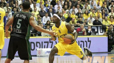 פרקינס מול מקינטייר.  (דרור עינב)