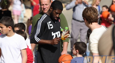 פו ג´טר ומעריץ בביקור בגן החיות (גיא בן זיו) פו ג´טר ומעריץ בביקור בגן החיות (גיא בן זיו)