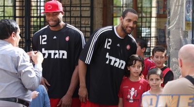 תומפסון והאנטר בביקור בגן החיות (גיא בן זיו) תומפסון והאנטר בביקור בגן החיות (גיא בן זיו)