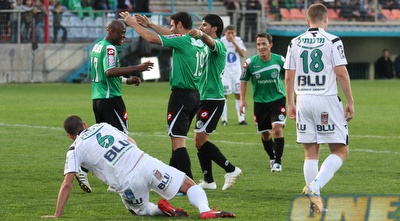 ארבייטמן חוגג עם חבריו (עמית מצפה) ארבייטמן חוגג עם חבריו (עמית מצפה)