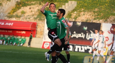 בוקולי חוגג עם ארבייטמן. ניצחון גדול לחיפה (עמית מצפה)