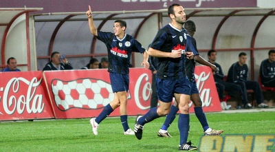 טל בן חיים חוגג. ניצחון מרתק למכבי פ&qout;ת בדוחא (קובי אליהו)