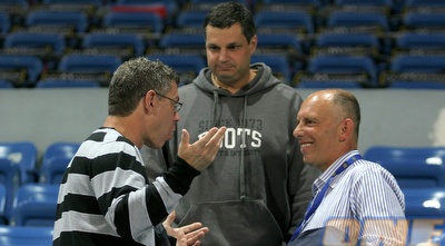 שעיה וגולדהאר ביציעים (אור שפונדר)