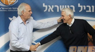 מומו לוצקי(שמאל): &qout;(דרור עינב) מומו לוצקי(שמאל): &qout;(דרור עינב)
