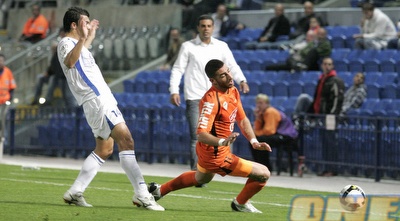 קרלוס צ´קאנה מתקל את אלירן עטר (דרור עינב) קרלוס צ´קאנה מתקל את אלירן עטר (דרור עינב)