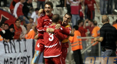 בונדר ודה סילבה חוגגים בטירוף, האדומים בשמיים (אלעד ירקון)