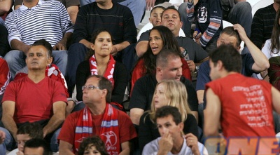 גם פותנה מהאח הגדול באה לראות את קבוצתה האהודה באורווה (רועי גלדסטון)