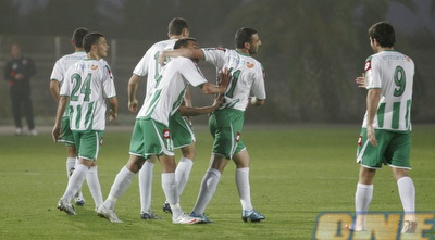 שחקני חיפה מברכים את כליבאת (שי לוי)