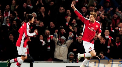 ניקלאס בנטנדר חוגג עם רוזיצקי. שלושער ענק לחלוץ הדני (GettyImages)