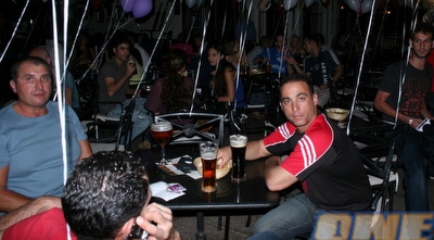 הסטונדטים באילת. שחר צוברי טוען שרק הם מכירים אותו... (קובי אליהו)