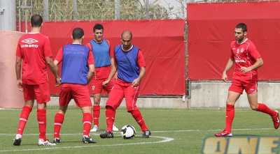 אבוטבול באימון היום. עשוי לפתוח בהרכב (רועי גלדסטון) אבוטבול באימון היום. עשוי לפתוח בהרכב (רועי גלדסטון)