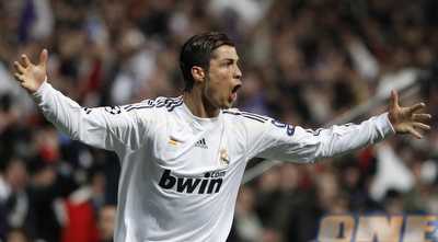 רונאלדו חוגג את שער היתרון בברנבאו (רויטרס)