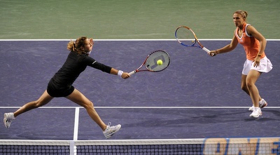 שחר פאר מחזירה חבטה (GettyImages)