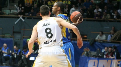 אלן אנדרסון מול יאריץ´ (שרון קביליו)