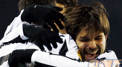 שחקני יובנטוס חוגגים. מקדמה ענקית לקראת הגומלין (רויטרס)