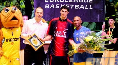 אליהו עם שארפ ושלף. לא מוכן להגיב בנוגע לחזרה למכבי (דרור עינב)