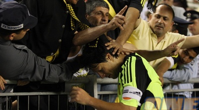 עידן טל עם האוהדים (גיא בן זיו)