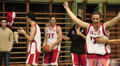 שחקני ירושלים. עדיין יכולים להתחלף במיקום הסופי לפני הסדרה  (אלעד ירקון)