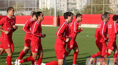 שחקני הפועל תל אביב באימון, היום. מתכוננים להפועל חיפה (רועי גלדסטון)