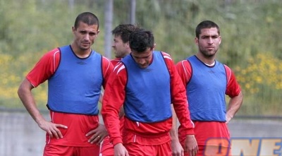 דה סילבה, שכטר וללה באימון הפועל ת&qout;א (רועי גלדסטון)