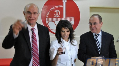 הרמת כוסית בהפועל ב&qout;ש (ONE)