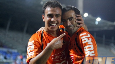 גלבאן ואדרי חוגגים אחרי השער (אלעד ירקון) גלבאן ואדרי חוגגים אחרי השער (אלעד ירקון)