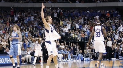 נוביצקי אחרי עוד שלשה לסל של דנבר (רויטרס) נוביצקי אחרי עוד שלשה לסל של דנבר (רויטרס)