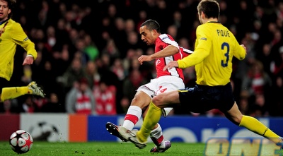 וולקוט כובש את השער שצימק ל-2:1 (GettyImages)