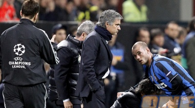 סניידר ומוריניו מודאגים לפני שהגיע שער הניצחון (רויטרס)