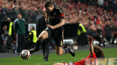 ג´רארד מול לואיז. משחק חם (GettyImages)