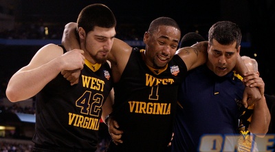 ד´שון באטלר עוזב את המגרש ומשאיר את מערב וירג´יניה חסרת סיכוי (GettyImages) ד´שון באטלר עוזב את המגרש ומשאיר את מערב וירג´יניה חסרת סיכוי (GettyImages)