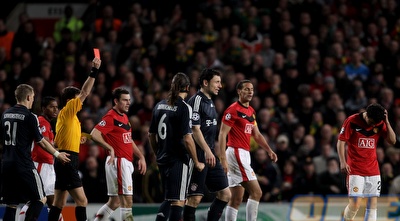 רפאל דה סילבה סופג אדום (GettyImages) רפאל דה סילבה סופג אדום (GettyImages)