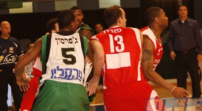 ג´פרסון מול פורת הערב בחיפה (שי לוי)