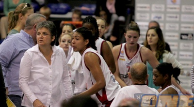 אוסטפלד ושחקניות רמת השרון (קובי אליהו)