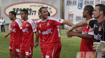 סכנין חוגגת בסיום הדרבי של המגזר (קובי אליהו) סכנין חוגגת בסיום הדרבי של המגזר (קובי אליהו)