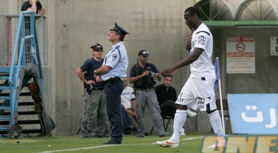 איב ג´ידה יוצא באדום (קובי אליהו) איב ג´ידה יוצא באדום (קובי אליהו)