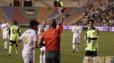 ליאני שולף כרטיס צהוב (קובי אליהו)