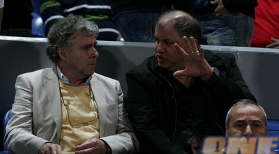 הסקאוט של אנדרלכט ביציע עם דוד קורן (רועי גלדסטון)