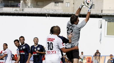 יבריץ´ לוקח כדור במשחק מול רמה&qout;ש. יישאר בפ&qout;ת? (שי לוי)