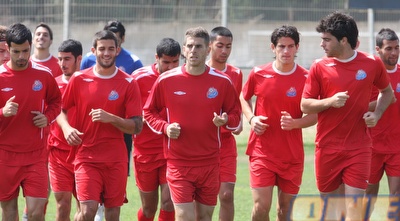 שחקני הפועל חיפה באימון היום (עמית מצפה)