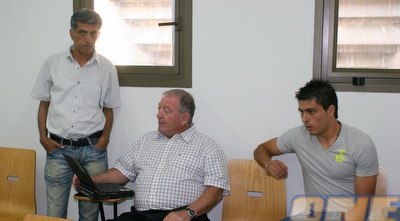 טשיירה עם איתמר צ´יזיק. הבלם ייעדר מול אשדוד והפועל ת&qout;א (רועי גלדסטון)