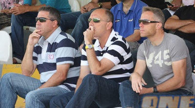 ניר לוין, שעיה ובושינסקי ביציע בקצף (עמית מצפה) ניר לוין, שעיה ובושינסקי ביציע בקצף (עמית מצפה)