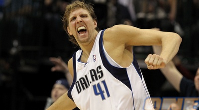 דירק נוביצקי חוגג הלילה מול הספרס (GettyImages)