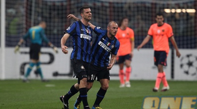 טיאגו מוטה ו-ווסלי סניידר חוגגים. מהפך גדול בסן סירו (GettyImages) טיאגו מוטה ו-ווסלי סניידר חוגגים. מהפך גדול בסן סירו (GettyImages)