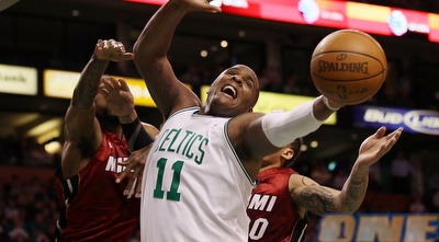 גלן דייויס. הצטיין בניצחון על מיאמי (GettyImages) גלן דייויס. הצטיין בניצחון על מיאמי (GettyImages)