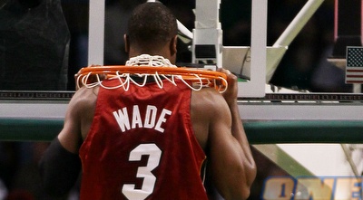 דוויין ווייד מטביע גם את עצמו. היחיד שהגיע לעבודה במיאמי (GettyImages) דוויין ווייד מטביע גם את עצמו. היחיד שהגיע לעבודה במיאמי (GettyImages)