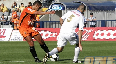 ניסו קפילוטו מנסה לעצור את מהראן ראדי (שי לוי) ניסו קפילוטו מנסה לעצור את מהראן ראדי (שי לוי)