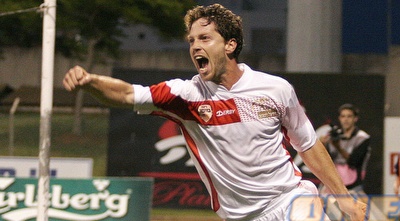 אבי סופר. בחלק האחורי של עירוני רמה&qout;ש (דרור עינב) אבי סופר. בחלק האחורי של עירוני רמה&qout;ש (דרור עינב)